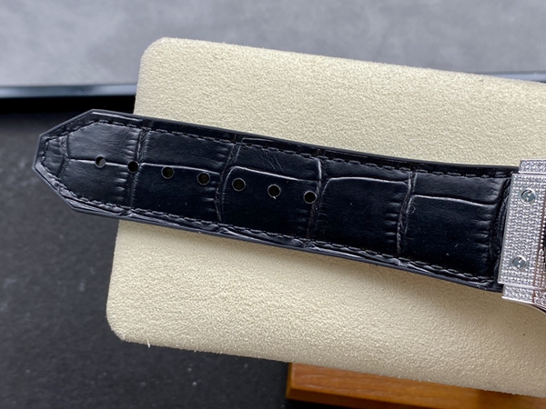 ウブロコピー時計着用イメージ